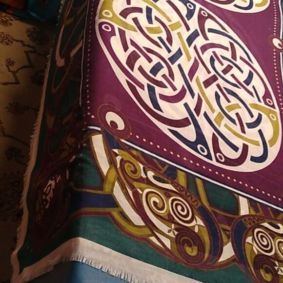 Book of Kells LG Polyester Scarf Produced under License Patrick Francis - Picture 5 of 9